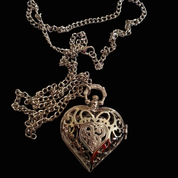 NEW Heart Shape Silver Color Pocket Watch - Picture 10 of 11